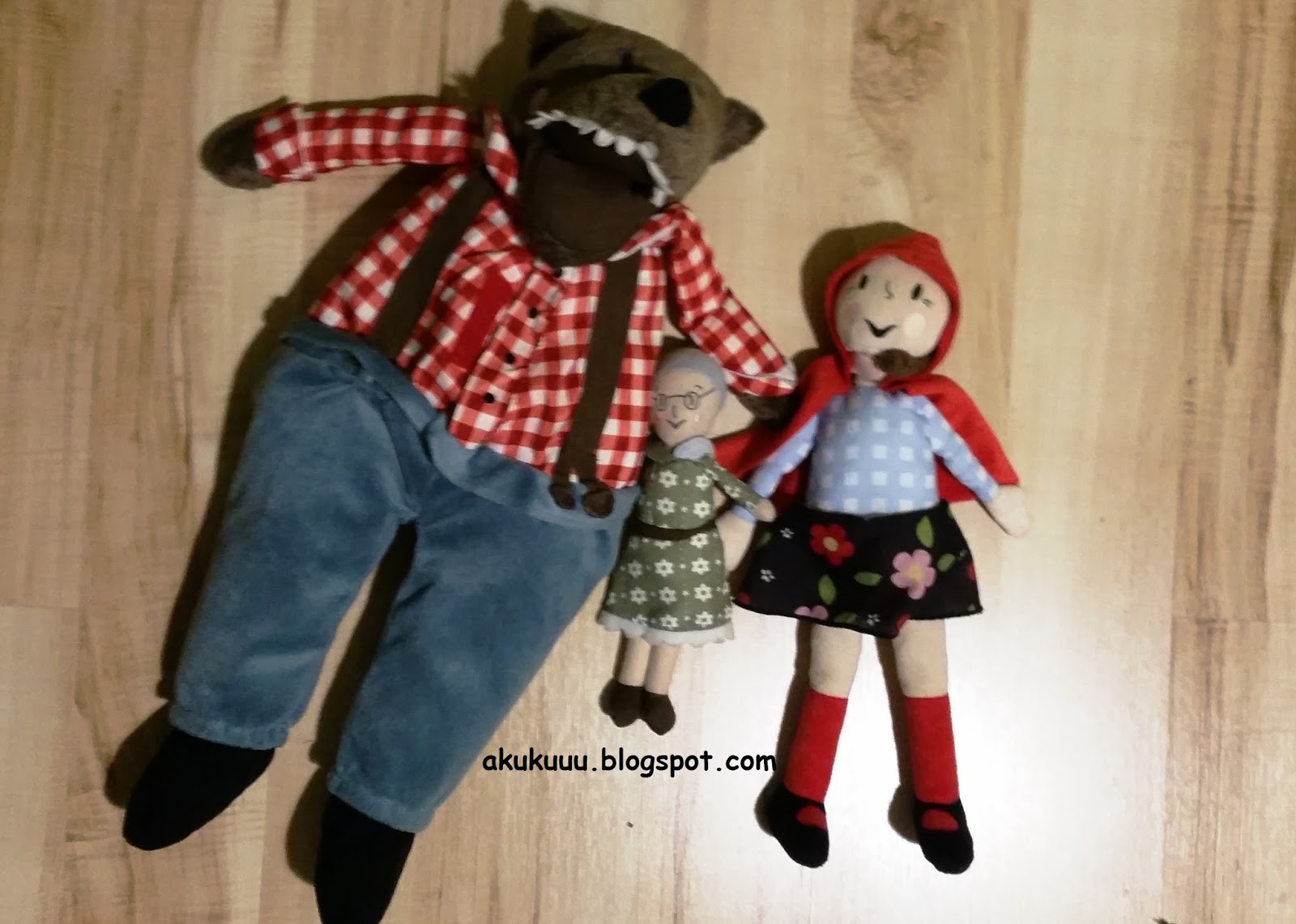 Akukuuu: Święto Bajek - CZERWONY KAPTUREK.