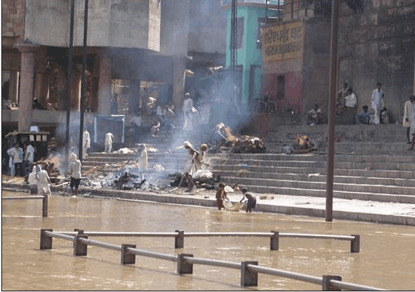 يحرقون جثث موتاهم...ويخلقون وحوشاً..!