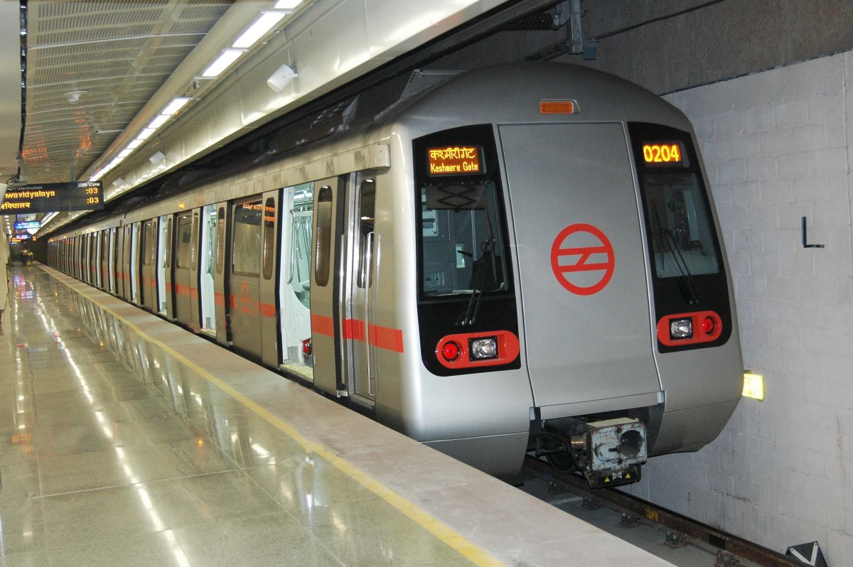 How to get around in Delhi by Metro Rail | Insight India : A Travel
