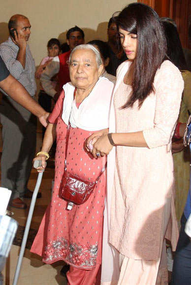 Pix: Bollywood star Celbs at Priyanka Chopra's Father prayer meet