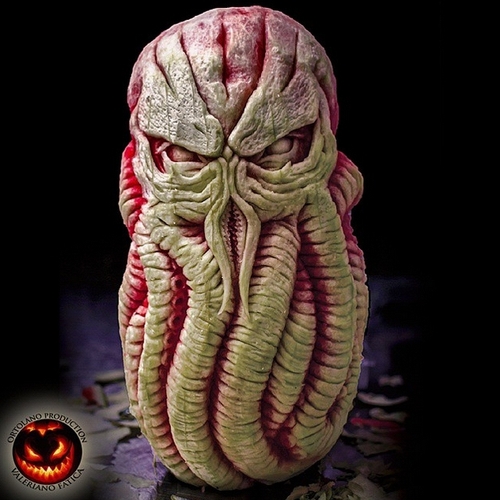 07-Cthulhu-Watermelon-Valeriano-Fatica-Ortolano-Production-Food-Art-Sculptures-Carved-Fruit-Vegetables-www-designstack-co