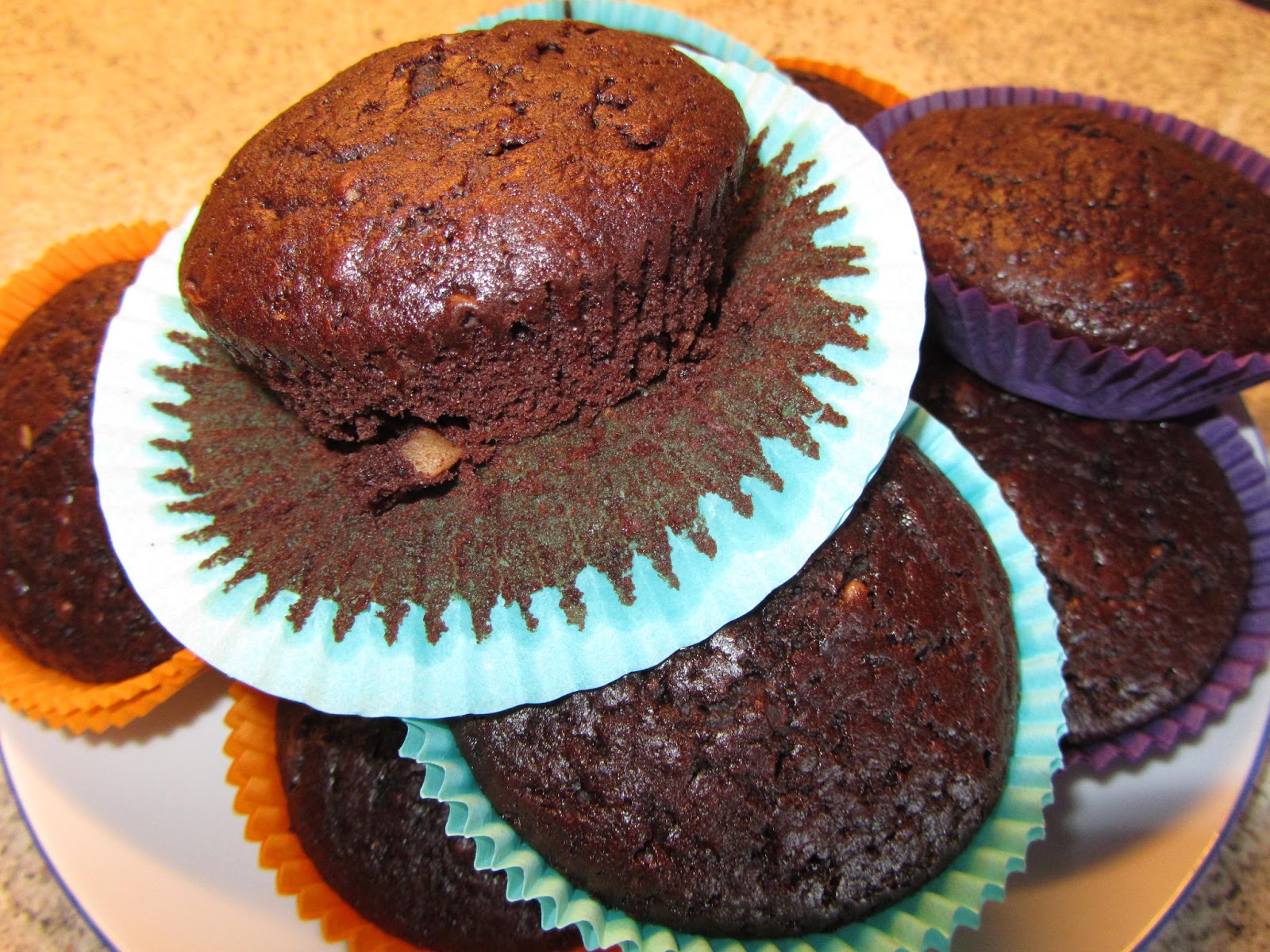 Minihakkeren Chokolade muffins med mandler