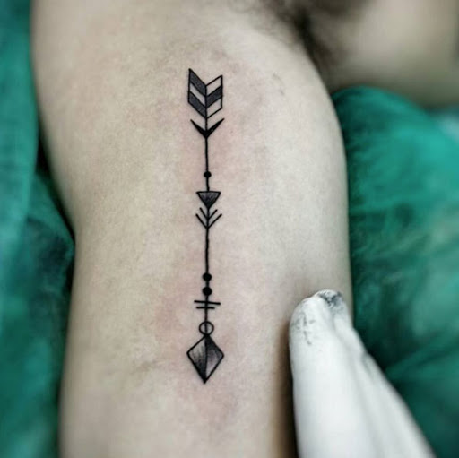 Este decorativos de bíceps tat