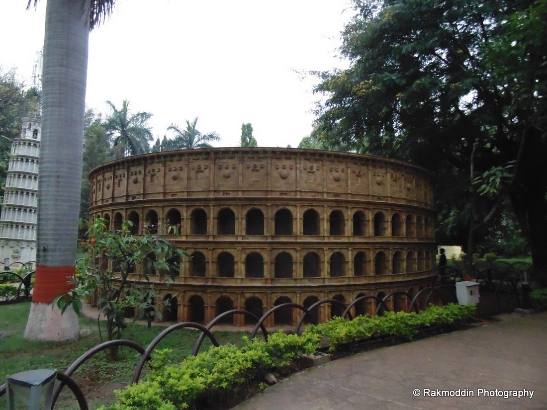 Seven Wonders of the world in Yashwantrao Park in Pune