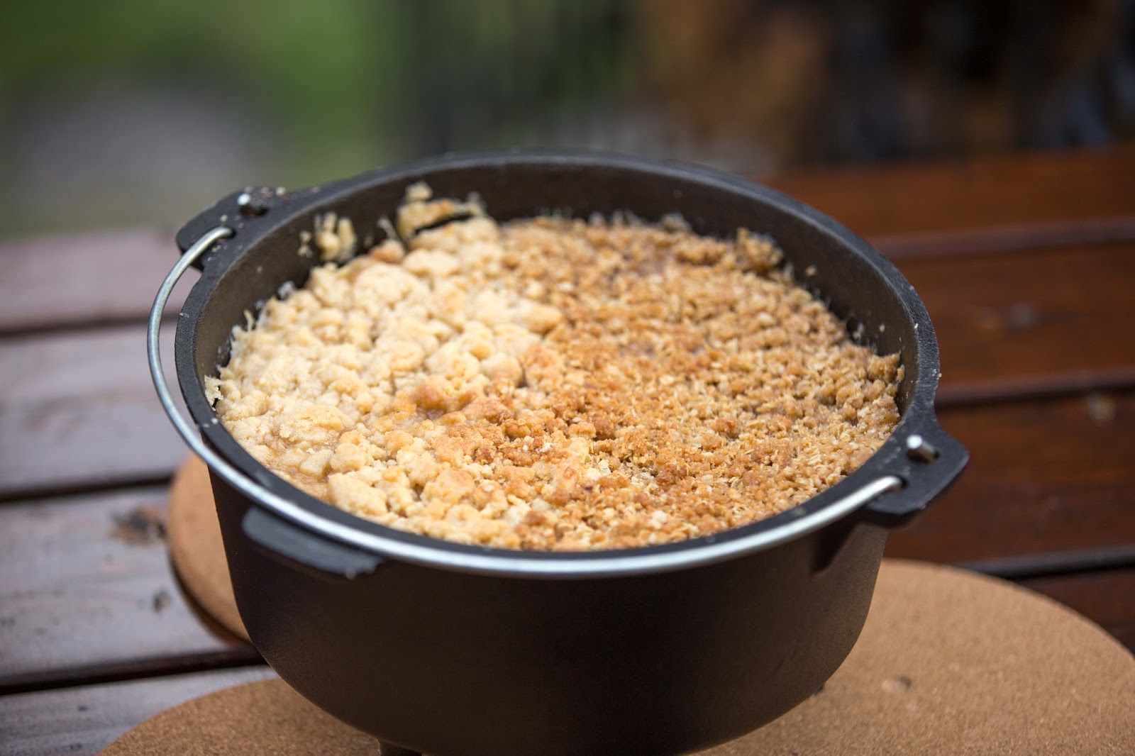 BMA Outdoor Kitchen Apple Crumble aus dem Dutch Oven