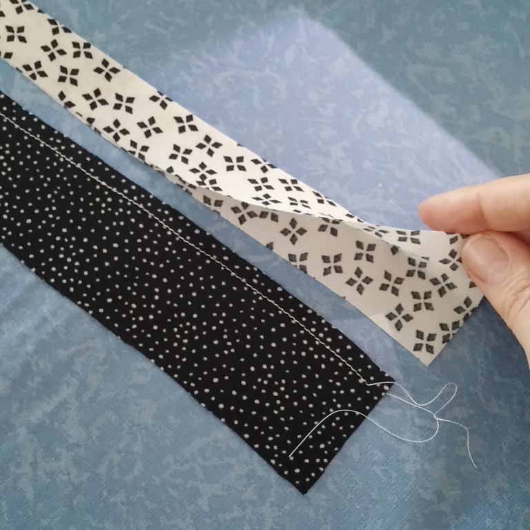 Binding technique How to sew a narrow French Bias Facing Passoa