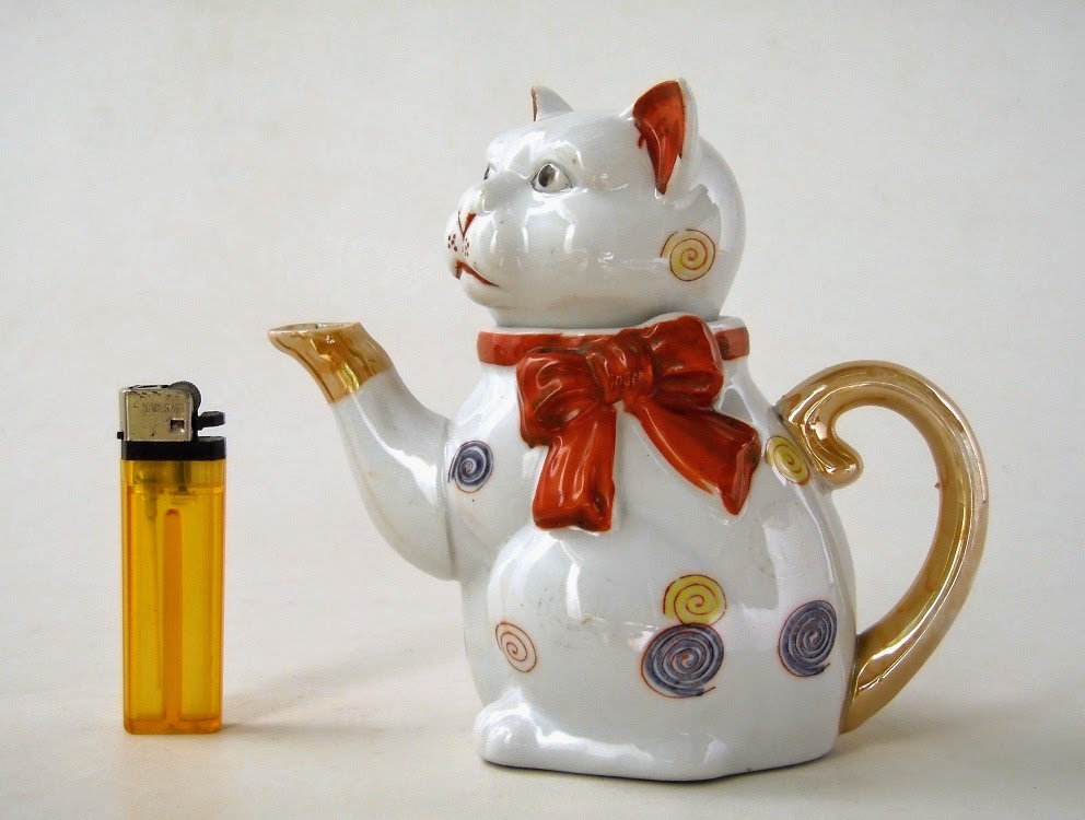 PATINA ANTIK JAPANESE CAT SHAPED TEAPOT