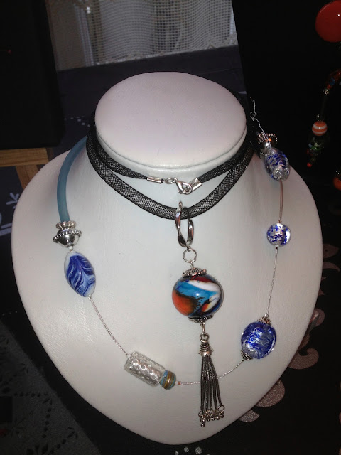 Collier Vintage Années 1950 - Perles De Verre Bleues - Fermoir Ancien - Très Bon état