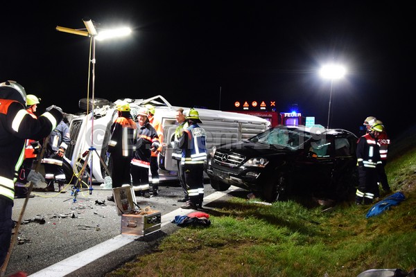 Unterfranken Aktuell Unfall Im Kreuzungsbereich Drei Personen