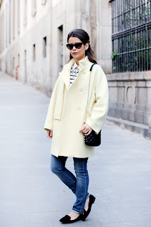 http://2.bp.blogspot.com/-BrxBPHTJZlE/ULK6lXoUxII/AAAAAAAAHkg/76IwlIntAi0/s1600/Yellow-coat-pastel-trend-oversize_Coat-maxandco-outfit-street_style-.jpg