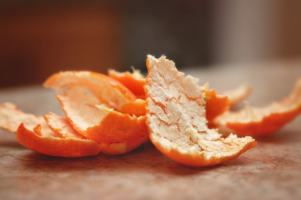 25 Amazing Uses for an Orange Peel