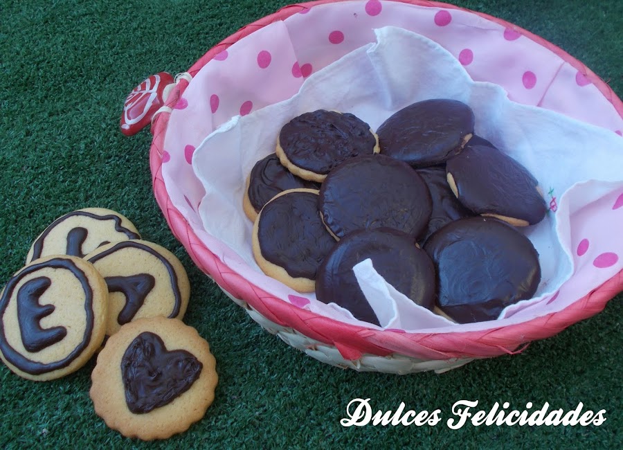 Galletas de mantequilla con cobertura de chocolate