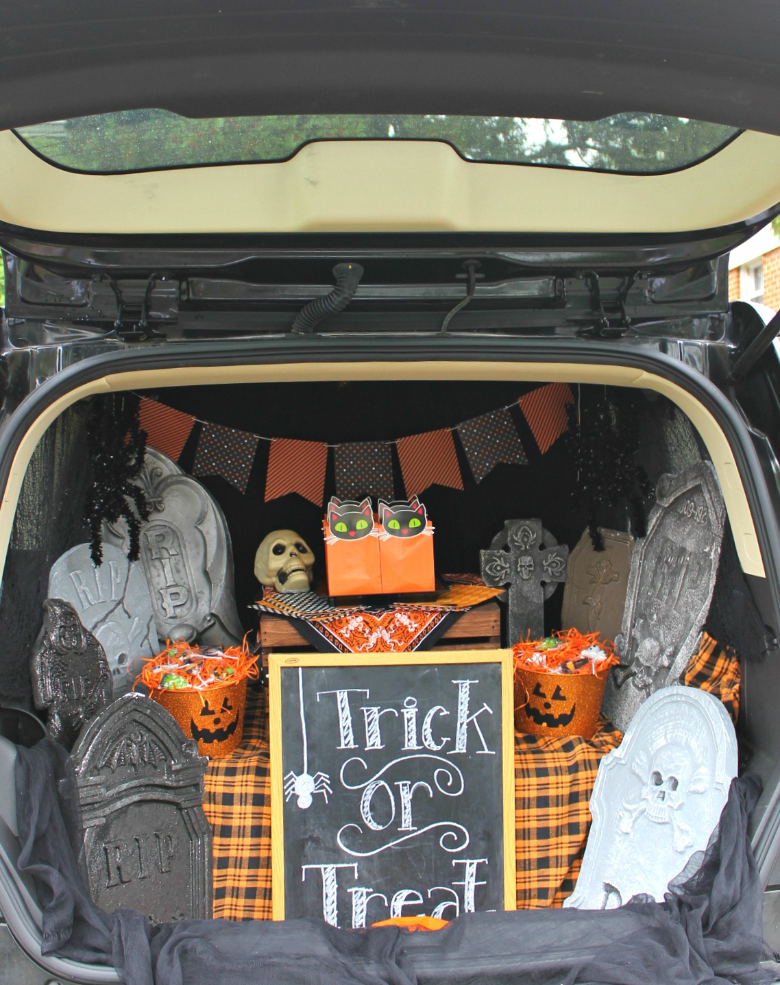 Cupcake Wishes & Birthday Dreams: Trunk or Treat Blog Hop