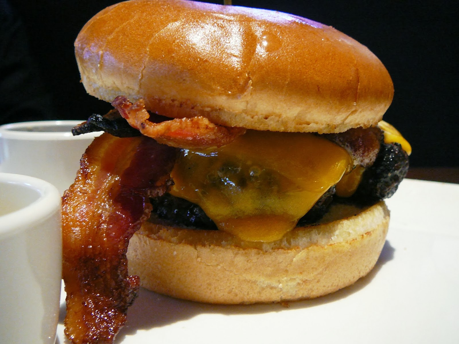 Bill Cianci's (Mostly) Burger Reviews Yard House, West Nyack, NY