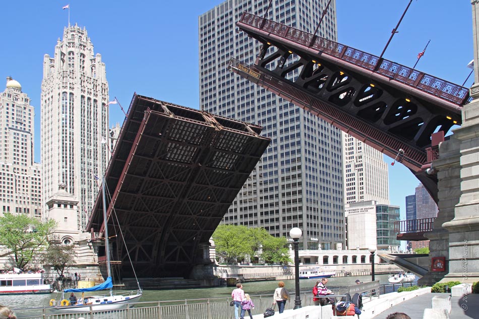 Chicago Architecture & Cityscape Chicago River Bridge Lifts