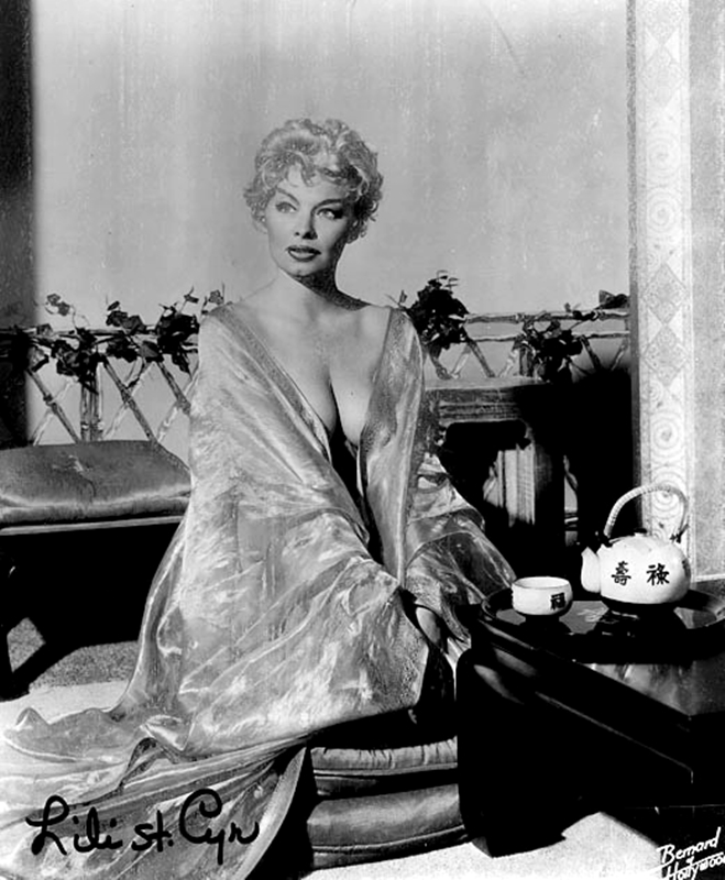 Dazzling Divas Lili St. Cyr