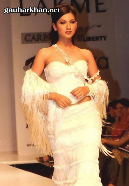Gauhar Khan in sexy white dress, Gauhar Khan hot ramp walk