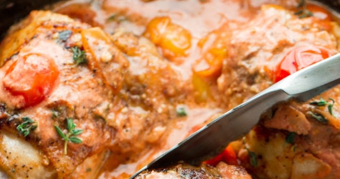 CREAMY GARLIC TOMATO CHICKEN - Onionringandthings