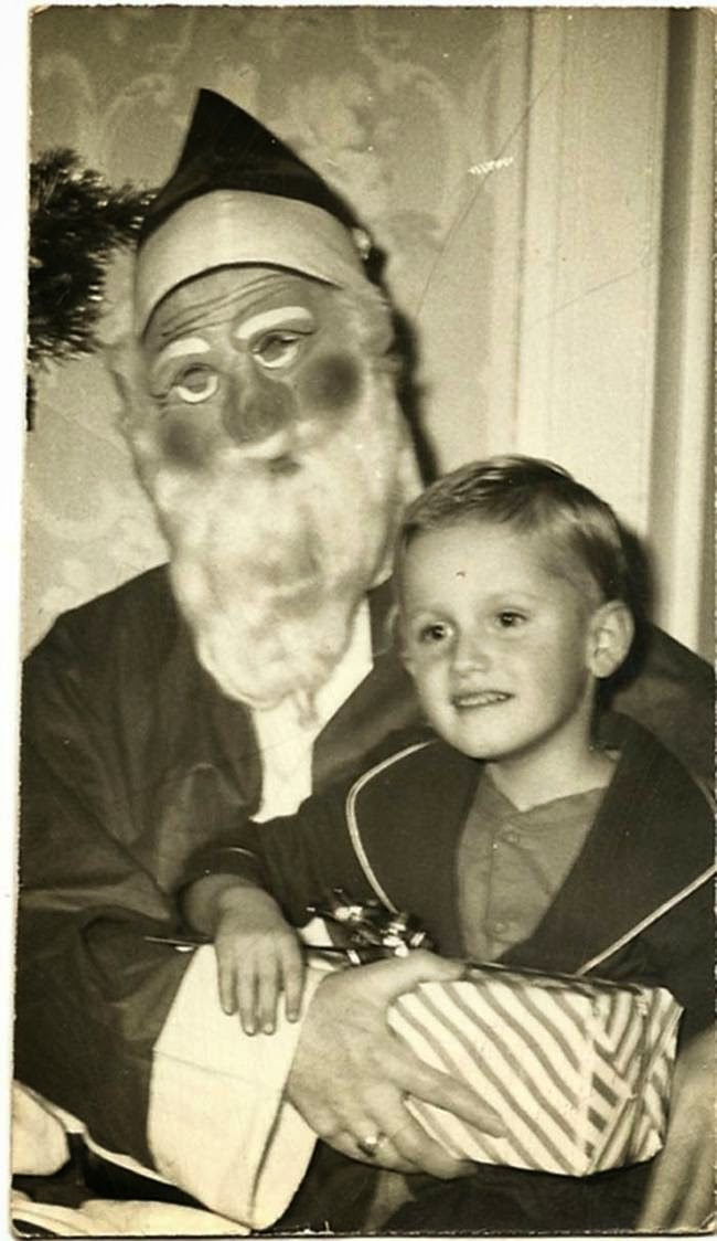 These 30 Creepy Vintage Santa Claus Photos That Will Give You