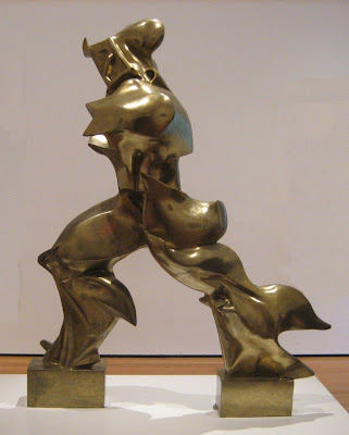 Umberto Boccioni, forme uniche della continuità e dello spazio, 1913