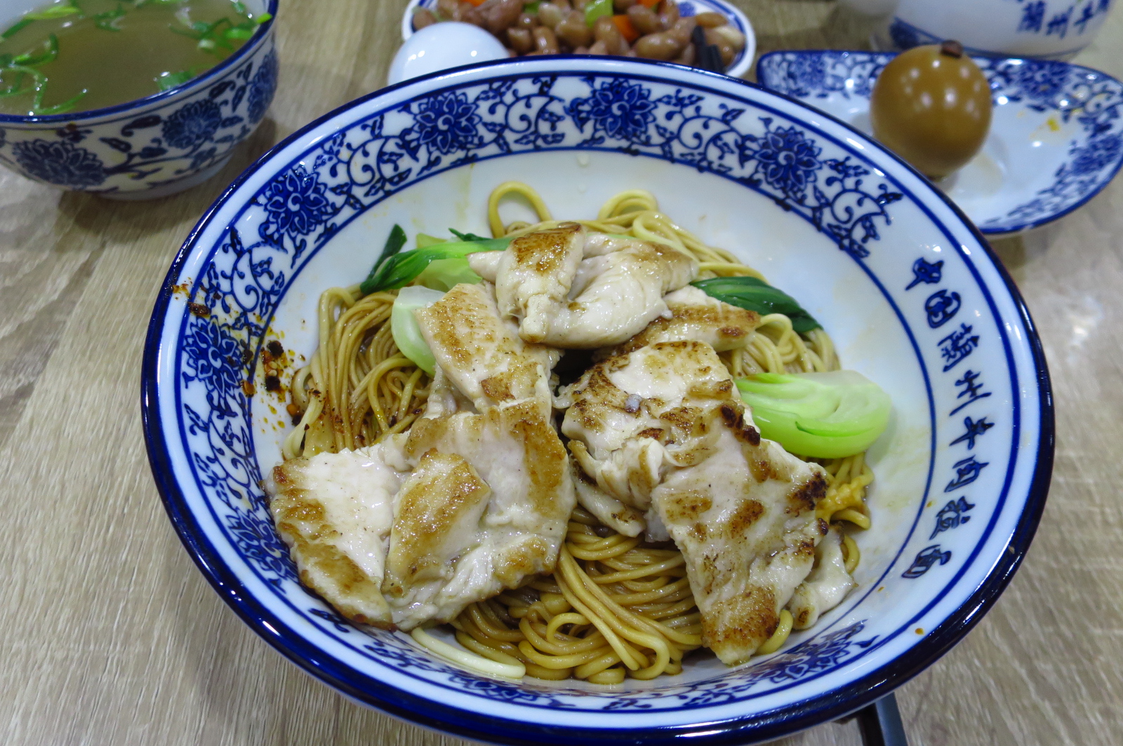 tongue%2Btip%2Blanzhou%2Bbeef%2Bnoodles_dry%2Bchicken%2Bnoodles.JPG