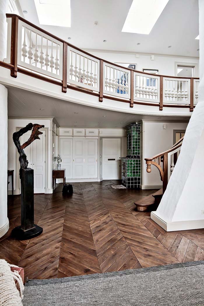 Väriä seinillä ja yksityiskohdissa