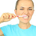 6 Cara Memutihkan Gigi Kuning dengan Mudah dan Cepat