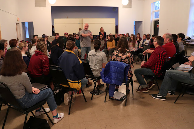 Pierre uses a quadratic seating arrangement for this mini workshop and rehearsal