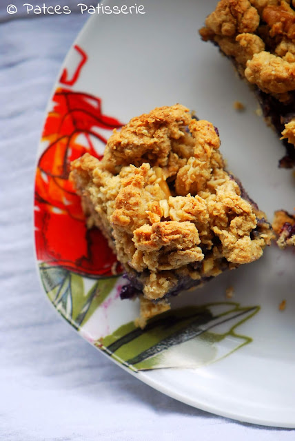 Knuspriger Heidelbeer-Streuselkuchen