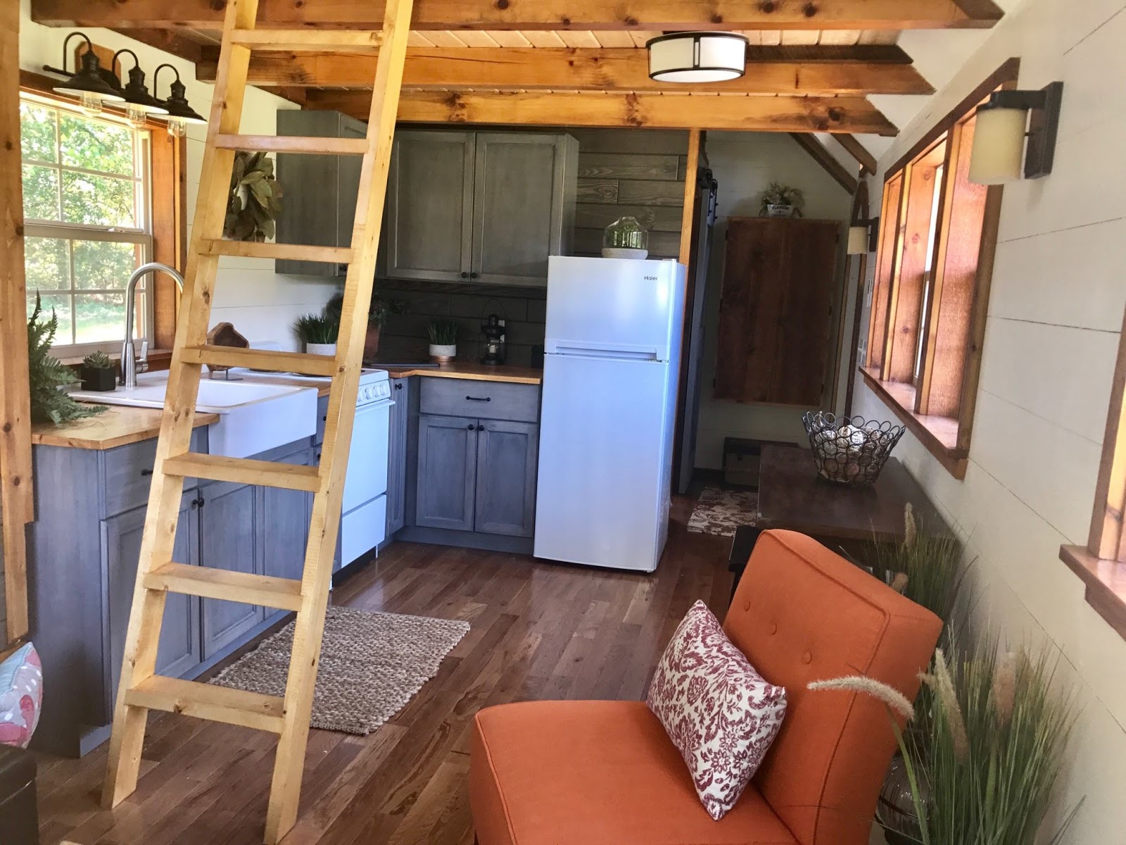 The Highland Home By Incredible Tiny Homes [ TINY HOUSE TOWN ]