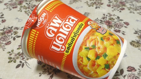 【タイ日清製造】カップヌードル・トムヤムクン味 唐辛子の辛みとライムの酸味