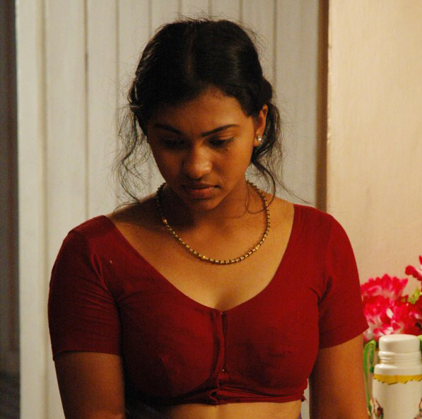 Hot Desi Girls: Different Kinds of Indian BOOBs 03