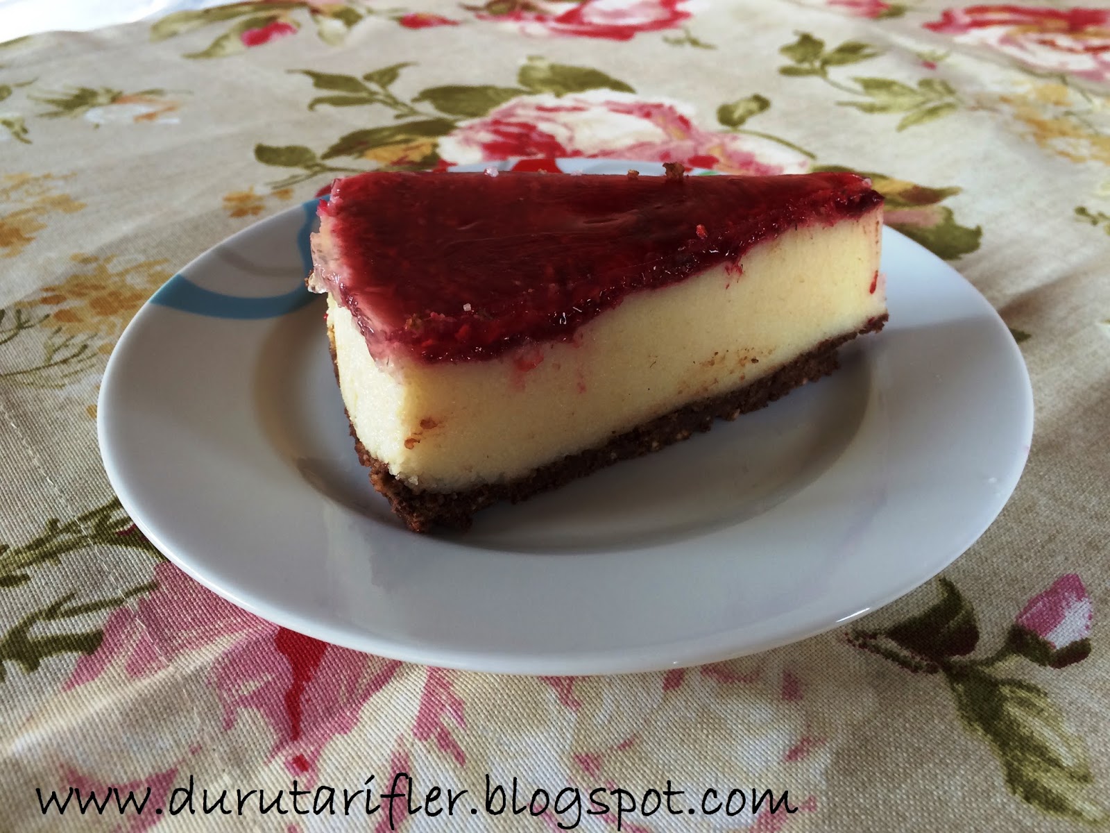 böğürtlen soslu pasta tarifi