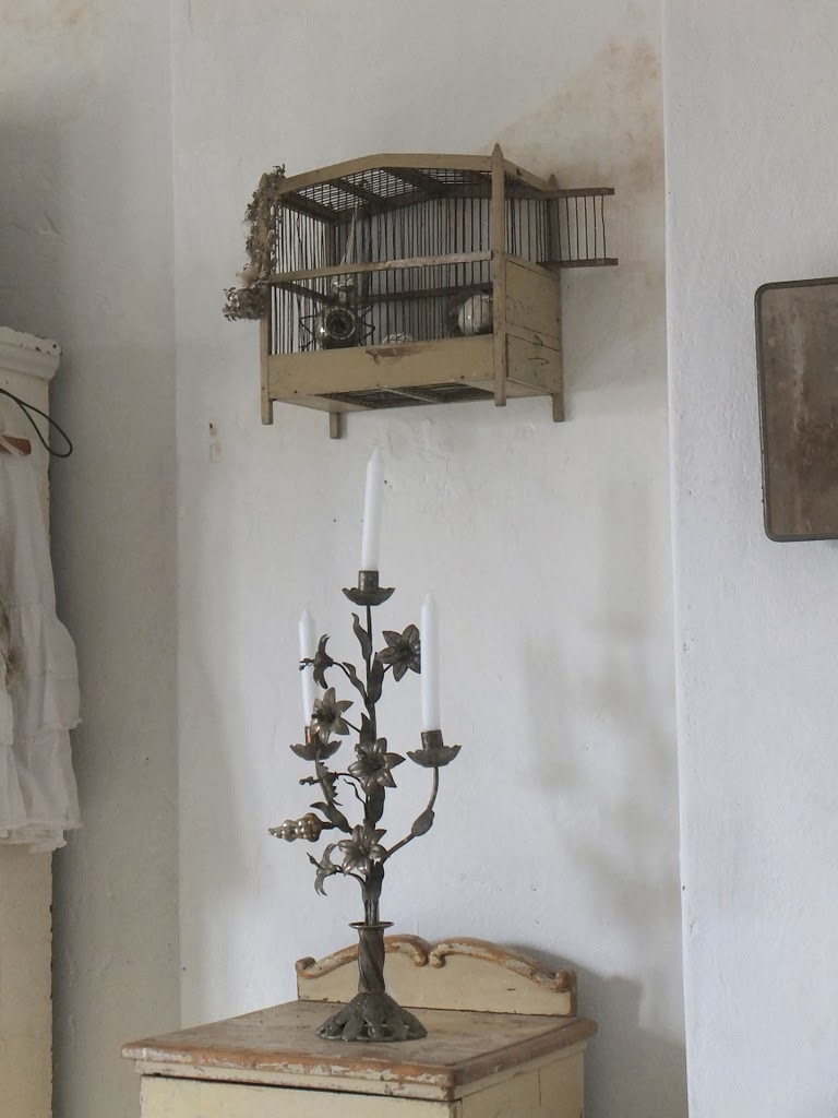 princessgreeneye: Das Schlafzimmer im trüben Licht................