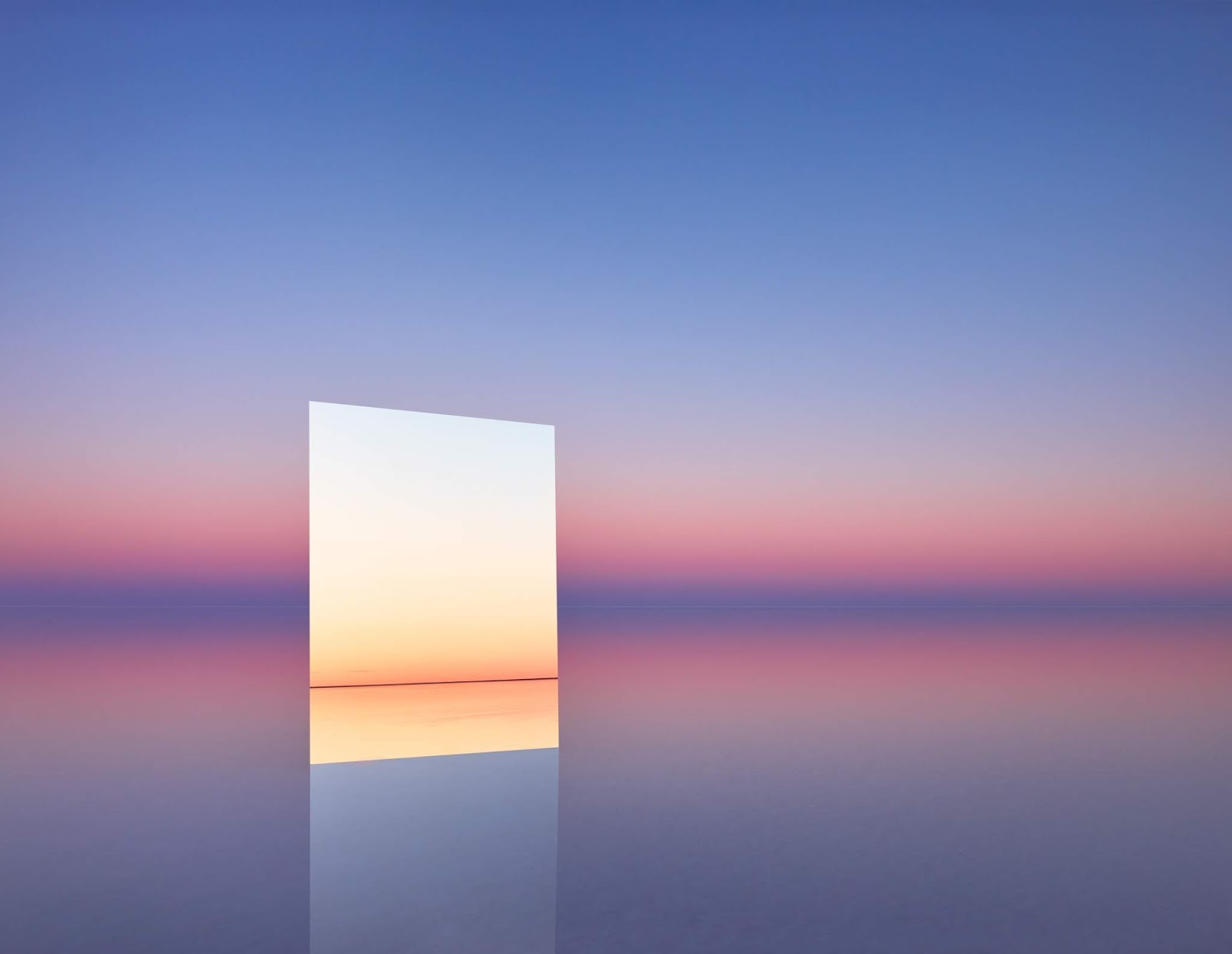 塩湖の中に鏡を置くと不思議で幻想的な光景が出来上がった 7枚 A ミライノシテン