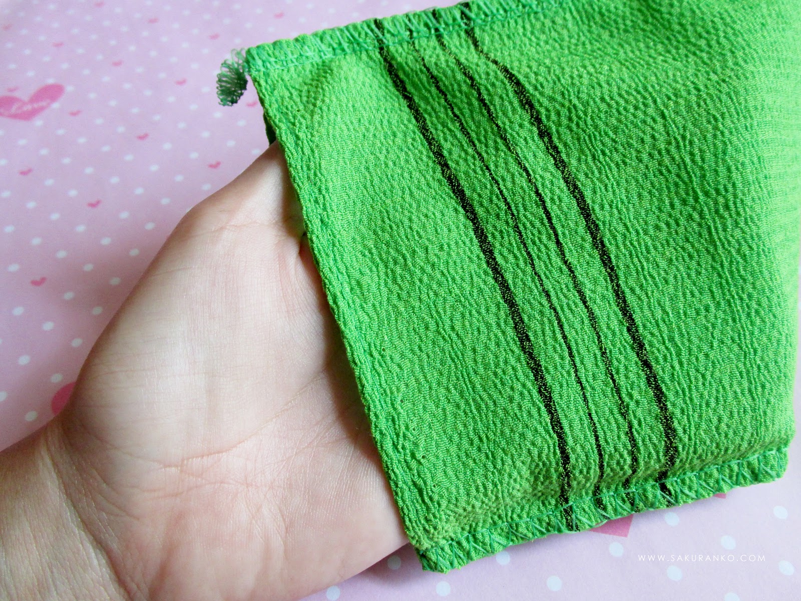 Sakuranko Korean Exfoliating Mitt aka Italy Towel