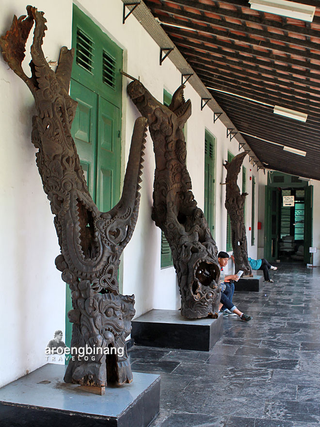 selasar museum seni rupa dan keramik jakarta