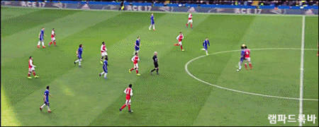 우주를 가로지르는 에덴 더 갤럭시 킹갓황가르강튀아자르.gif | 인스티즈