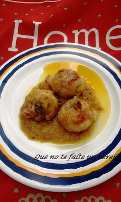 pollo_salsa_melocotones_amarillos