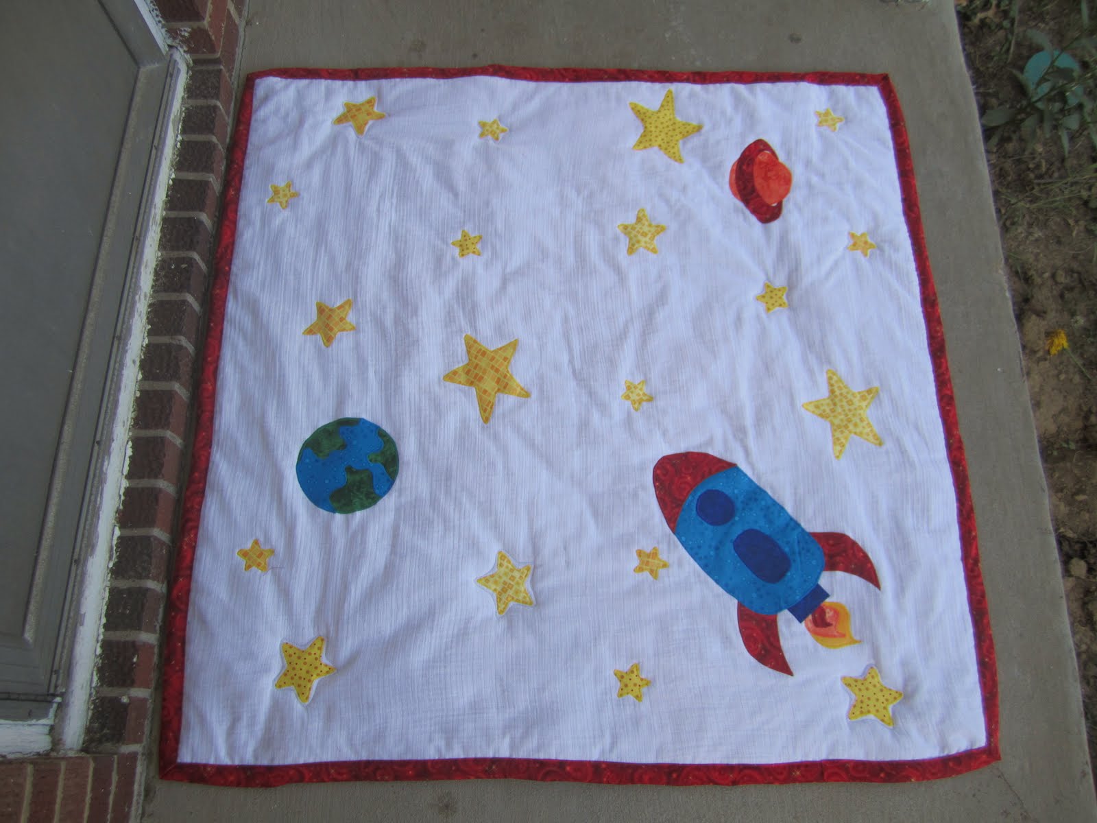 Mommy's Making a Mess: Rocket Ship Playmat!