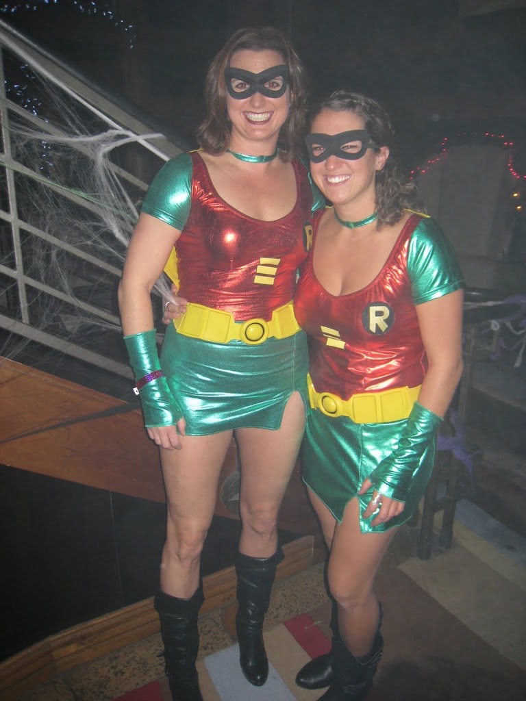 Red Hot Halloween: Robin costume