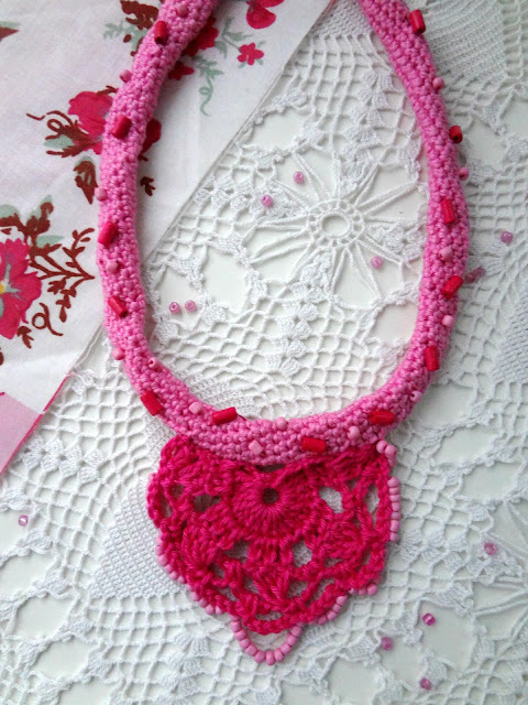 Little Treasures: Crochet Flower Motif - free pattern