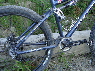 suspension saddle mountain bike