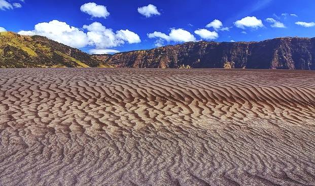 hamparan_pasir_bromo Gambar hamparan lautan pasir berbisik di Gunung Bromo