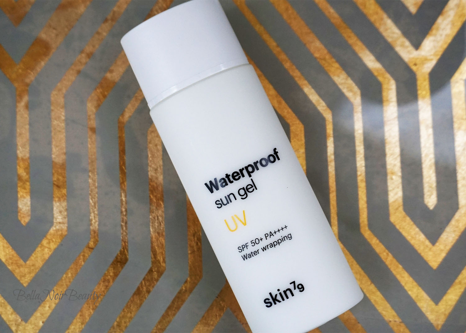 Review Skin79 Waterproof Sun Gel SPF 50+ PA++++ Water Wrapping Bella