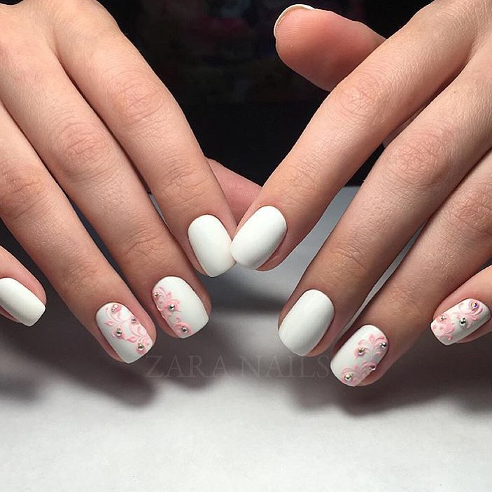 White and Short Manis!