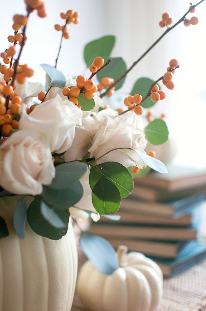 Let's consider inspiring decor ideas for a fall tablescape, pumpkin centerpieces, and painted Cinderella pumpkins. Leslie of Gwen Moss blog shares beautiful autumn DIYs and placesetting ideas on Hello Lovely. #hellolovelystudio #fallinspiration #gwenmoss #tablescape #falltable #falldiy #pumpkins #decoratingideas