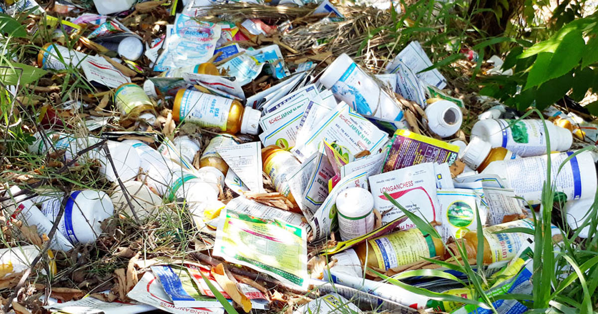 Nguy cơ ô nhiễm môi trường cũng như phá hủy hệ sinh thái đang Nguy cơ ô nhiễm môi trường cũng như phá hủy hệ sinh thái đang