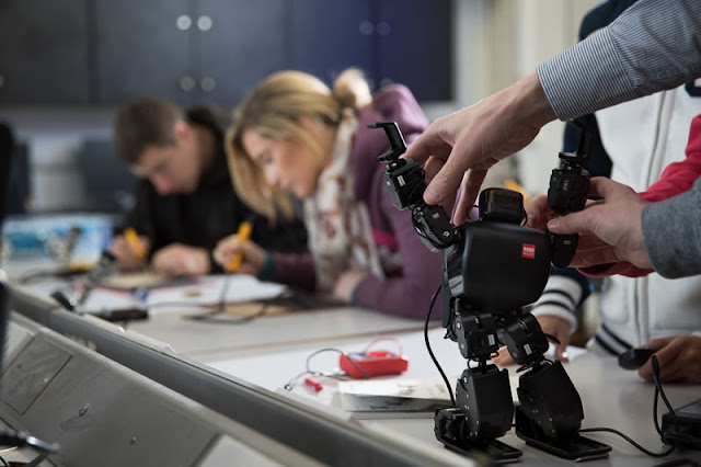 Pre-University Mechatronics (Electronics) Pre-University Mechatronics (Electronics)