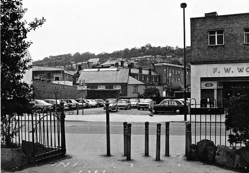 30 Vintage Photos That Capture Street Scenes of Matlock (Derbyshire) in